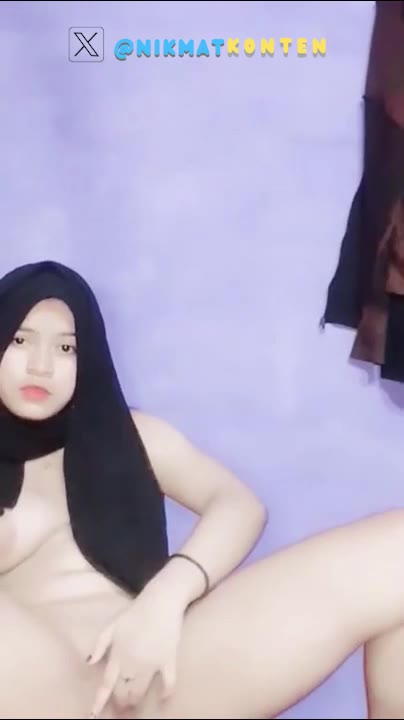 TikTok Hot Viral Abg Cantik Goyang Hot No Bra Jilbab Terbaru